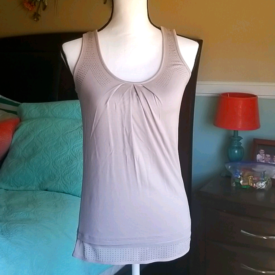 Nwot Design History Gray Tank